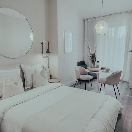 Suite Onega Lyon Extérieur photo