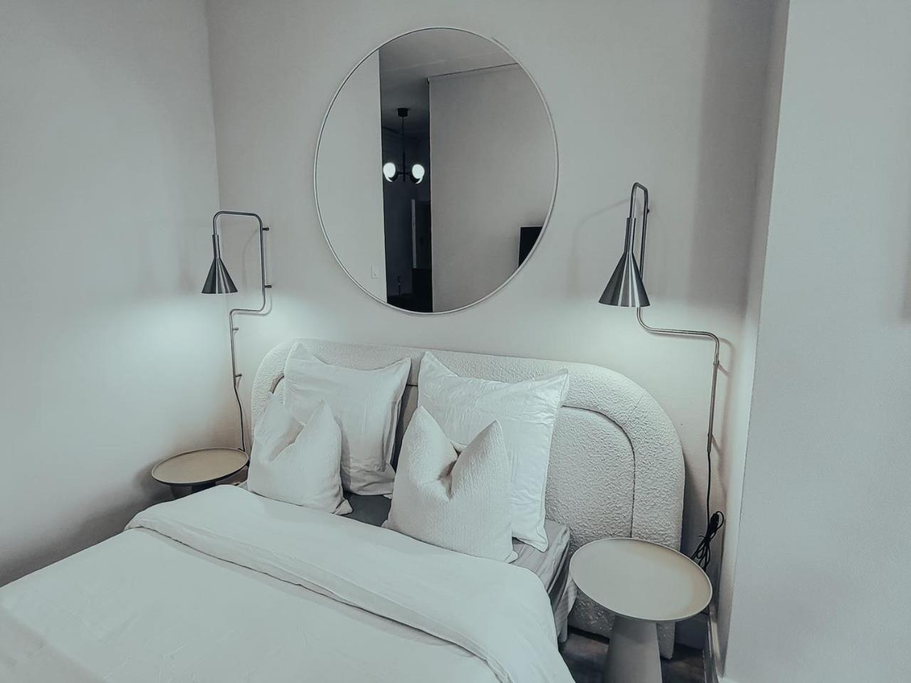 Suite Onega Lyon Extérieur photo