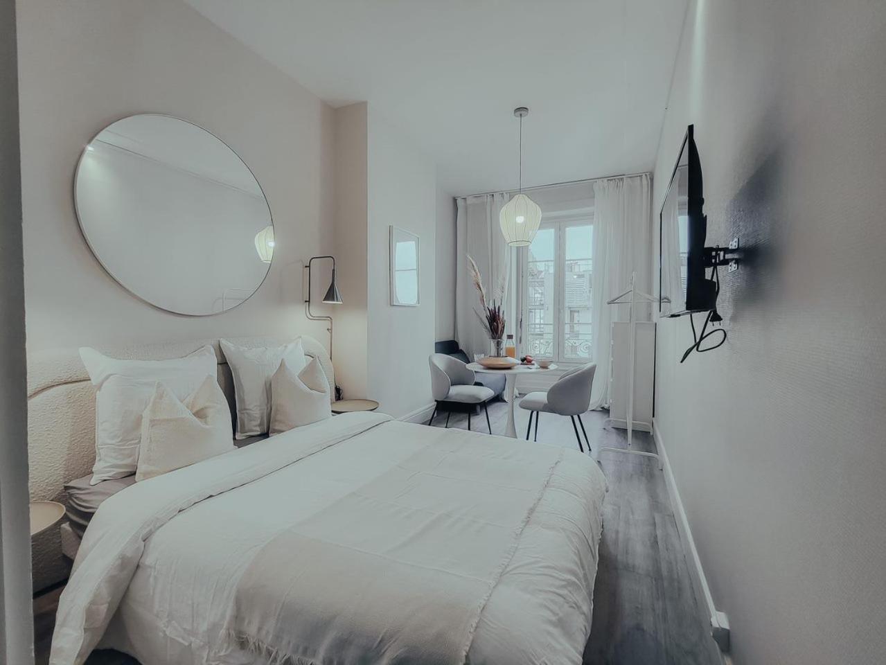 Suite Onega Lyon Extérieur photo